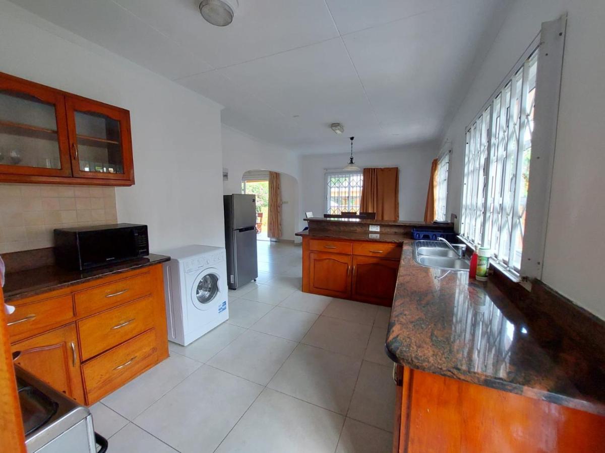 Beau Vallon Villa Self Catering With Pool Beau Vallon (Mahe) Exterior foto